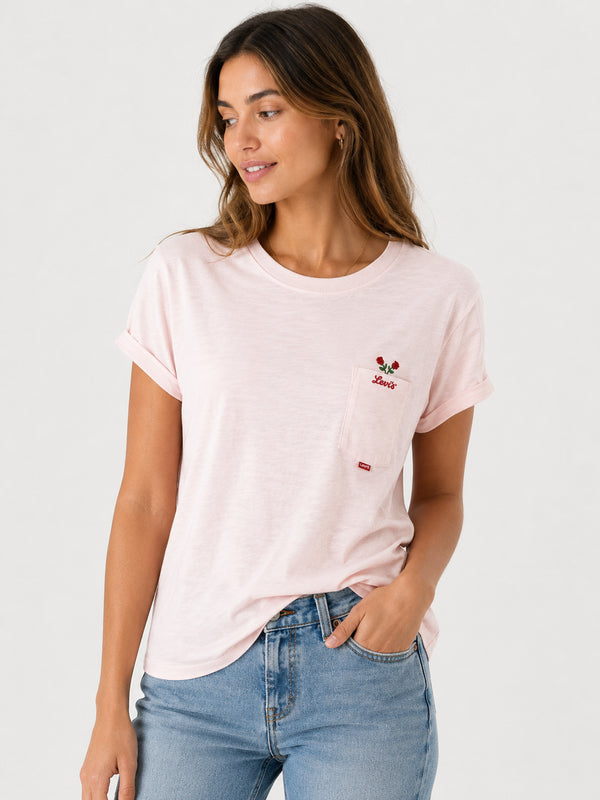 Levi’s Damen T-Shirt mit Brusttasche & Blumenstickerei